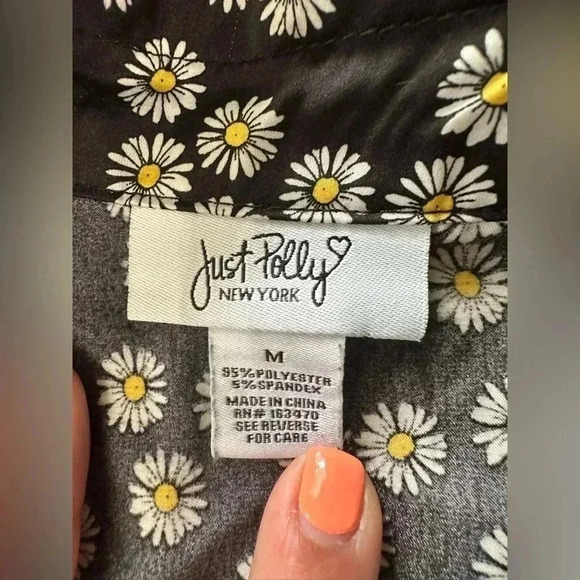 JUST POLLY Juniors' Printed Camp Shirt Floral Size Medium - Picture 6 of 9